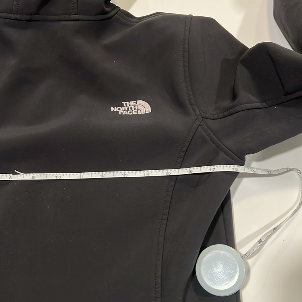 The North Face - small black hooded coat - Picture 11 of 12